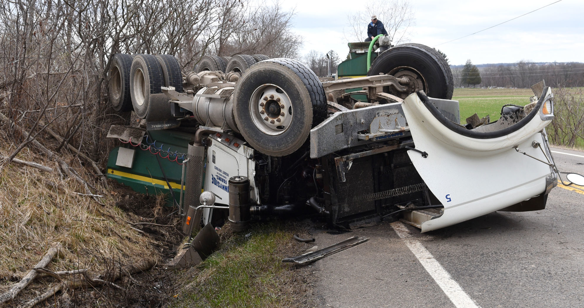 Manure Truck Rolloverl 8.JPG